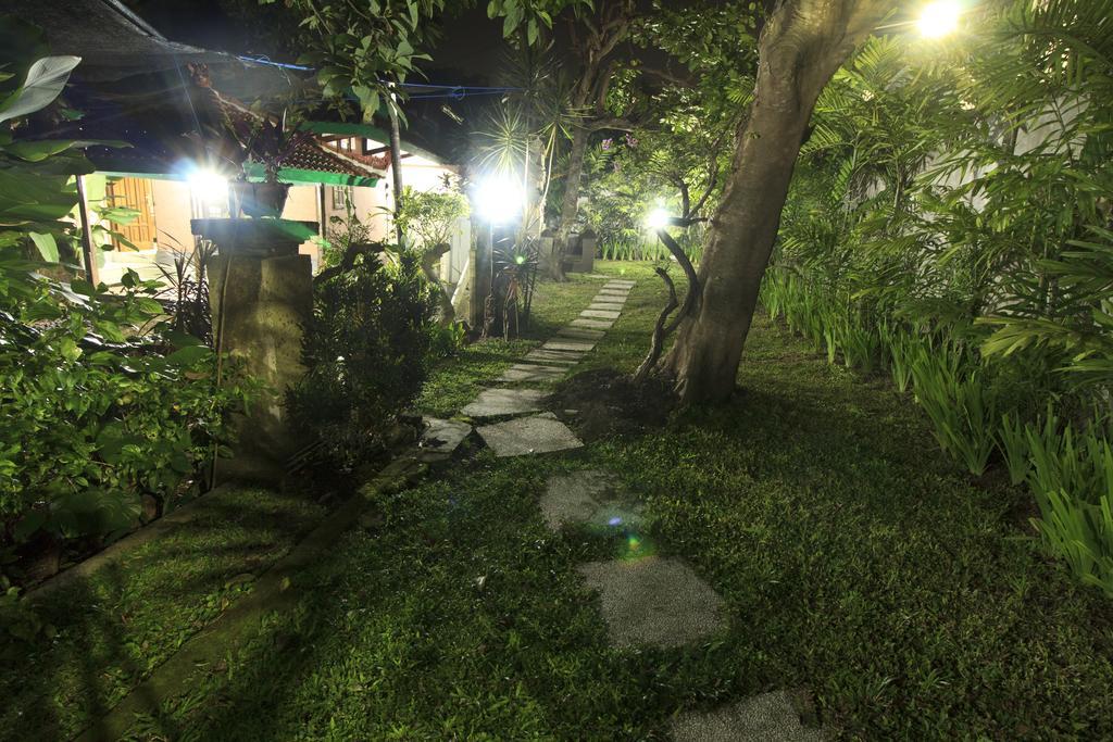 Villa Bale Seni มาตารัม ภายนอก รูปภาพ